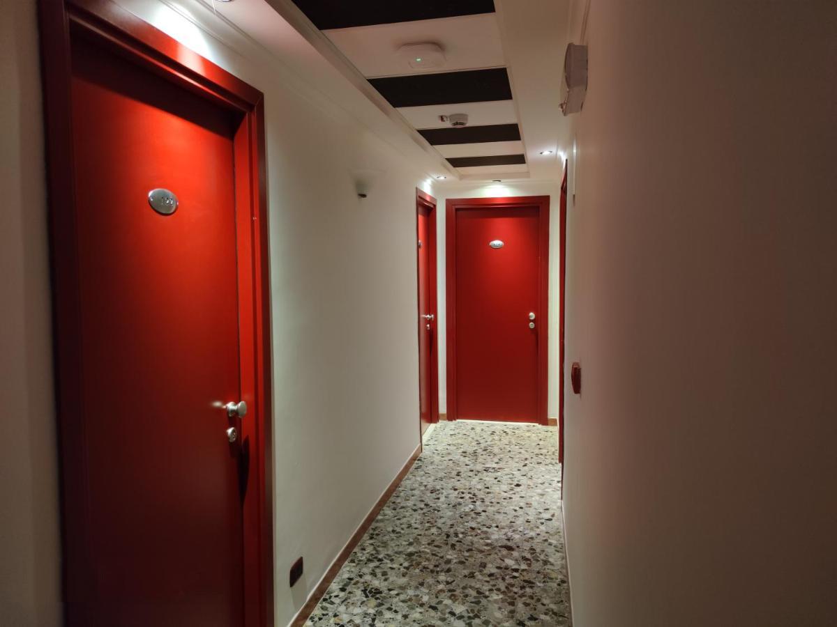 Alex & Lorenz Hotel Torvaianica Ngoại thất bức ảnh