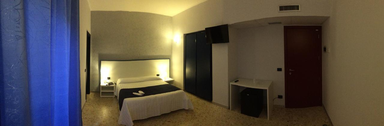 Alex & Lorenz Hotel Torvaianica Ngoại thất bức ảnh